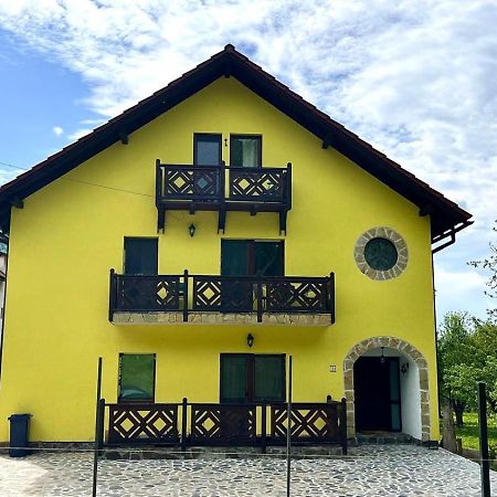 Yellow House Törcsvár Kültér fotó