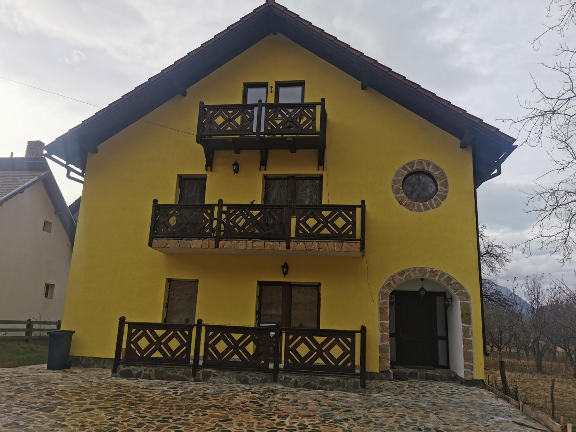 Yellow House Törcsvár Kültér fotó